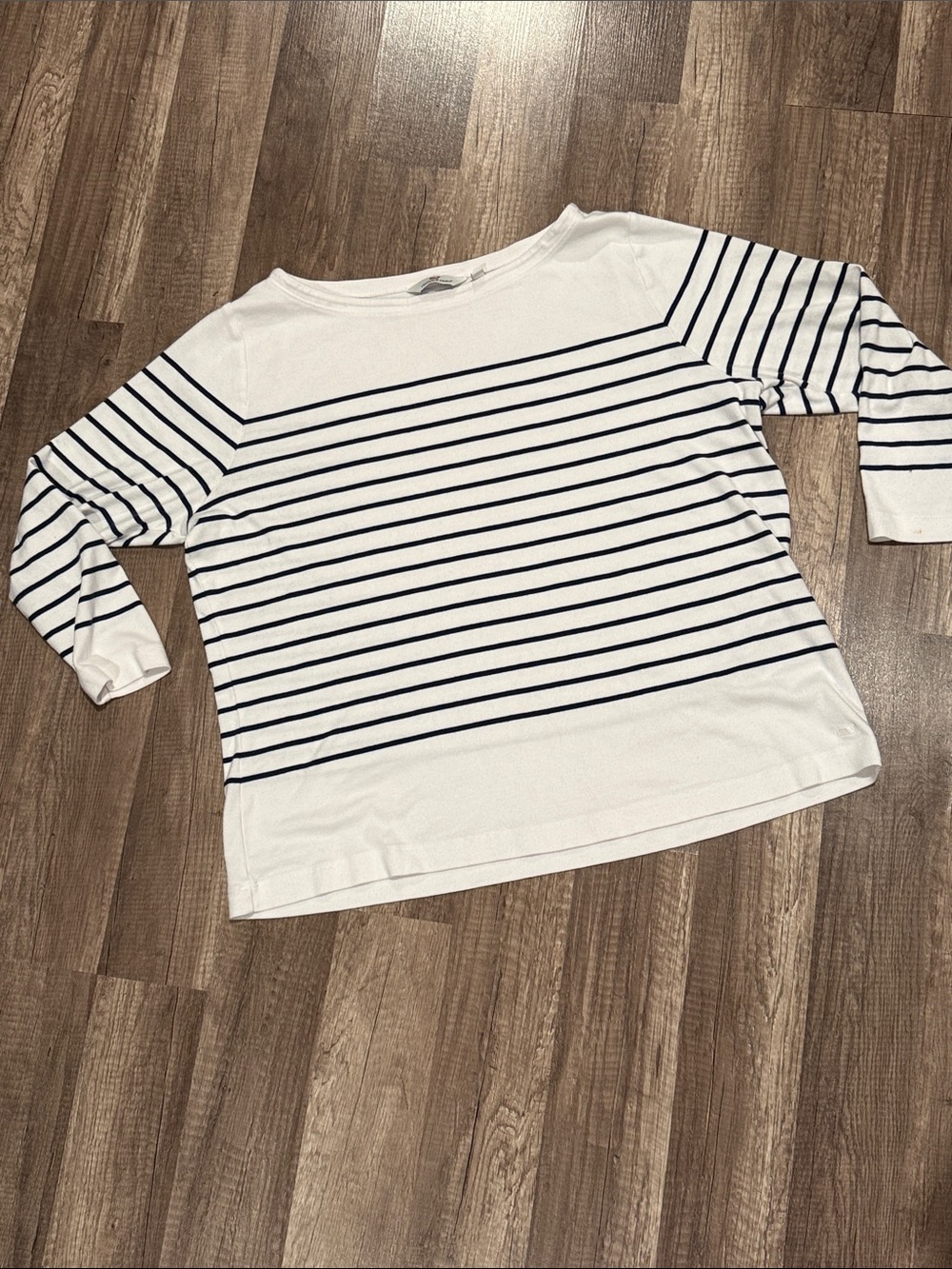 Vineyard Vines White and Navy Stripe Boatneck Top